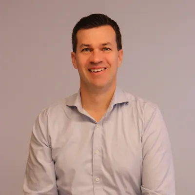 Headshot of Paul Lennie